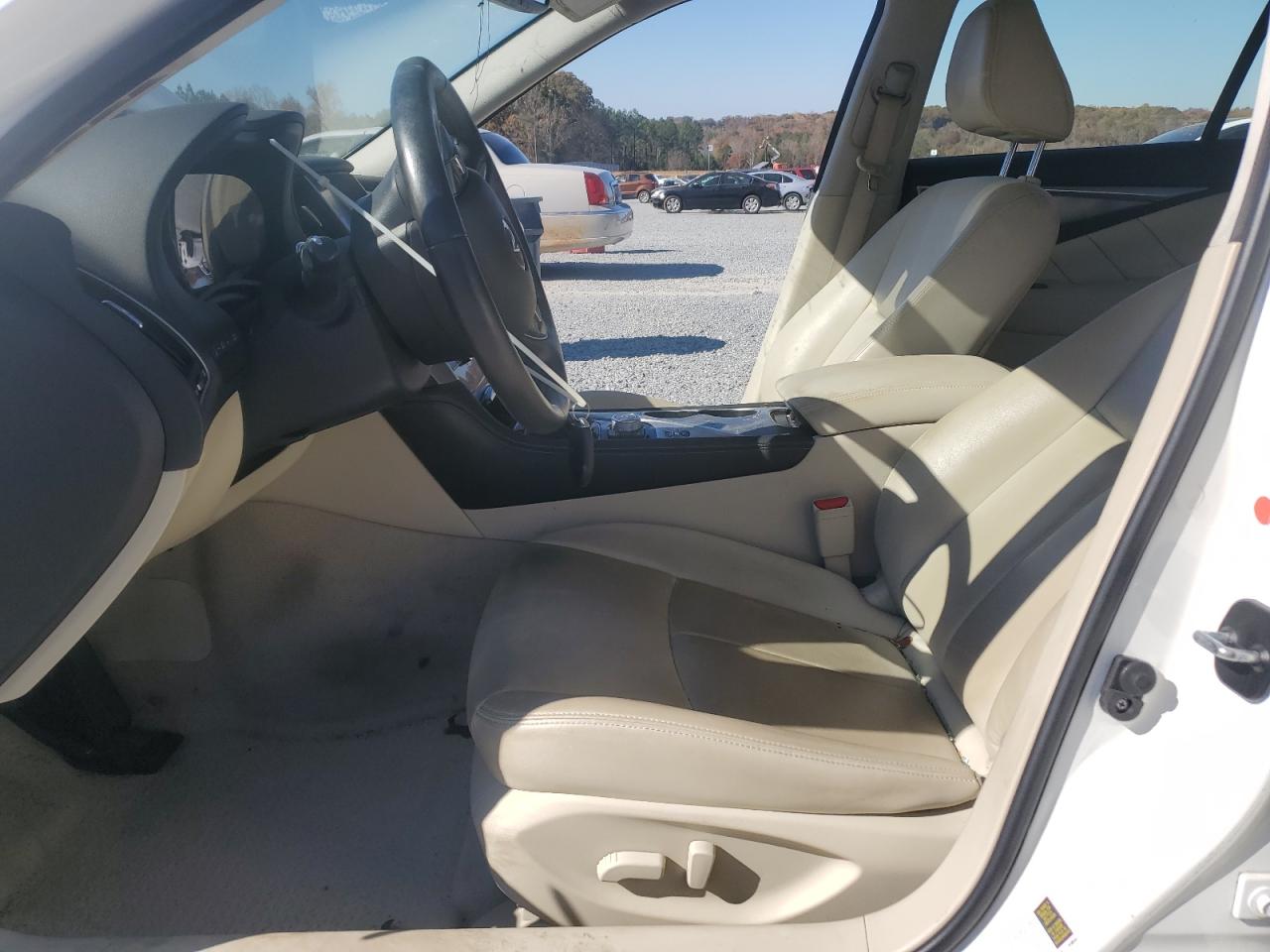 INFINITI Q50 PREMIUM