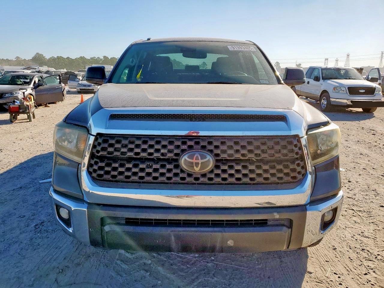 TOYOTA TUNDRA CREWMAX SR5