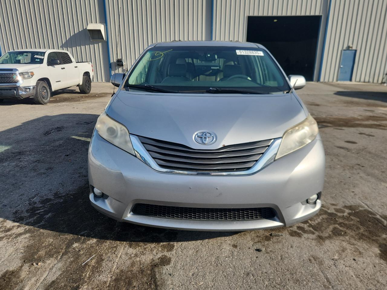 TOYOTA SIENNA XLE
