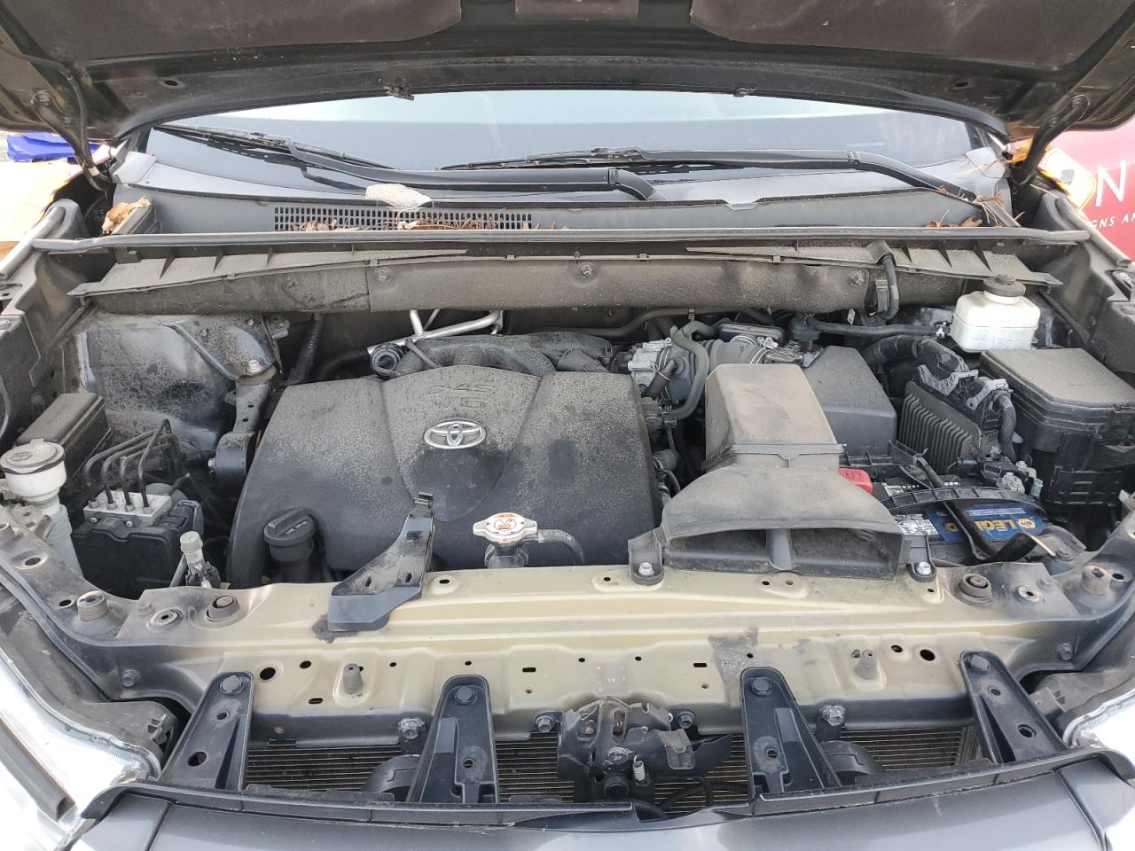 TOYOTA HIGHLANDER SE