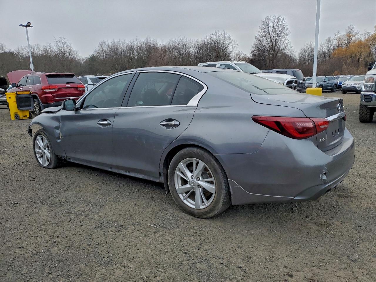 INFINITI Q50 LUXE