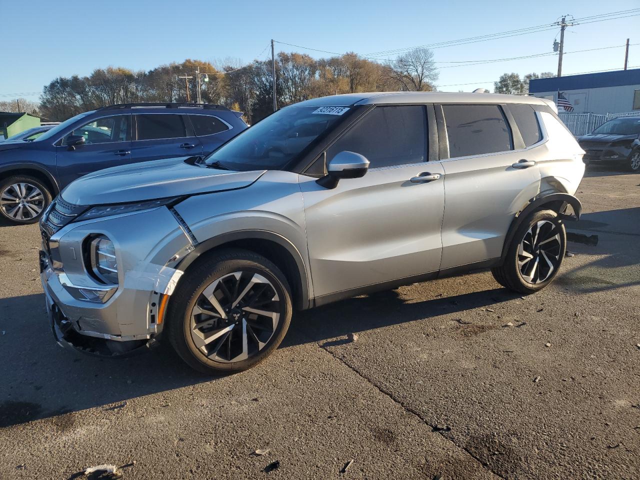 MITSUBISHI OUTLANDER SE