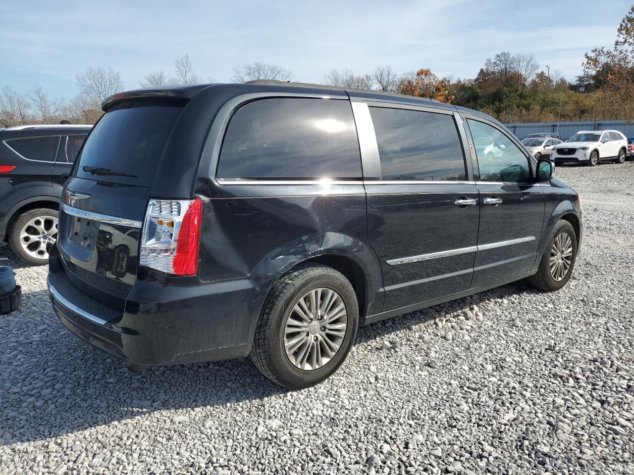 CHRYSLER TOWN & COUNTRY TOURING L