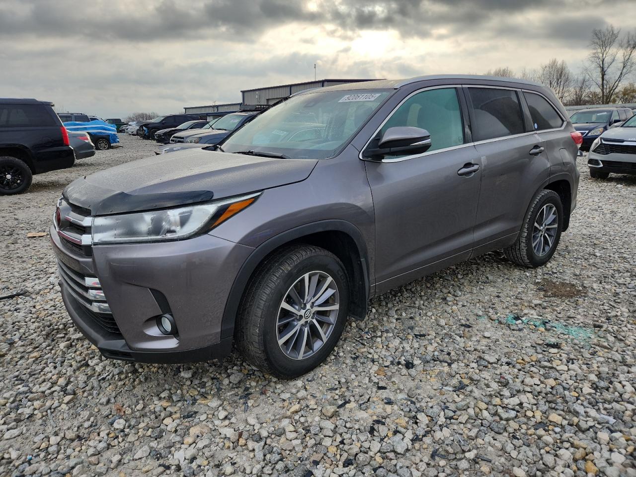 TOYOTA HIGHLANDER SE
