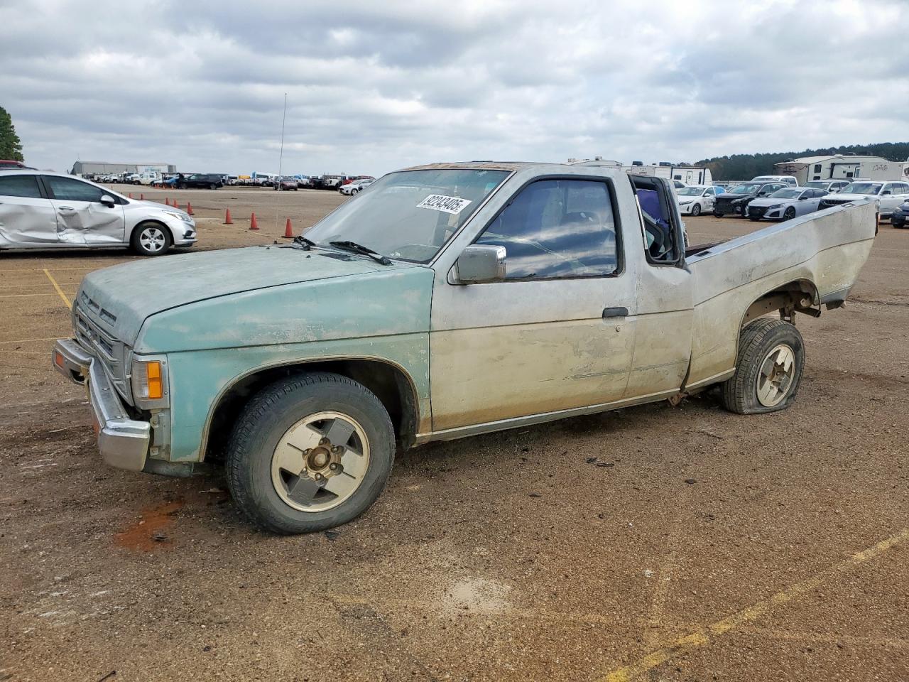 Lot #3305451062 1991 NISSAN TRUCK KING