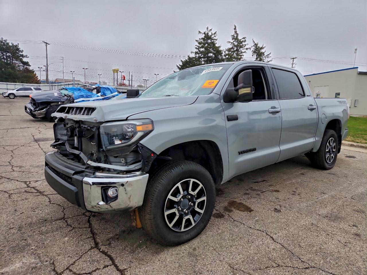 TOYOTA TUNDRA CREWMAX LIMITED