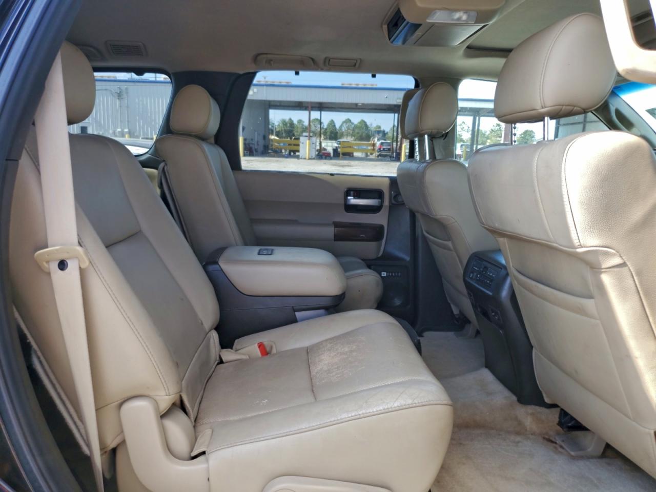 TOYOTA SEQUOIA PLATINUM
