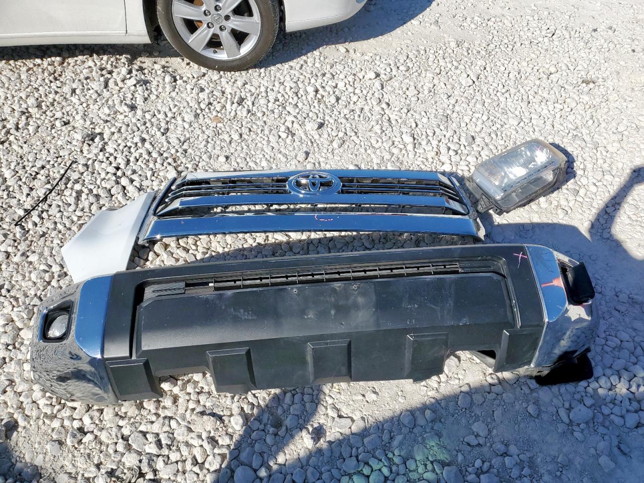 TOYOTA TUNDRA DOUBLE CAB SR