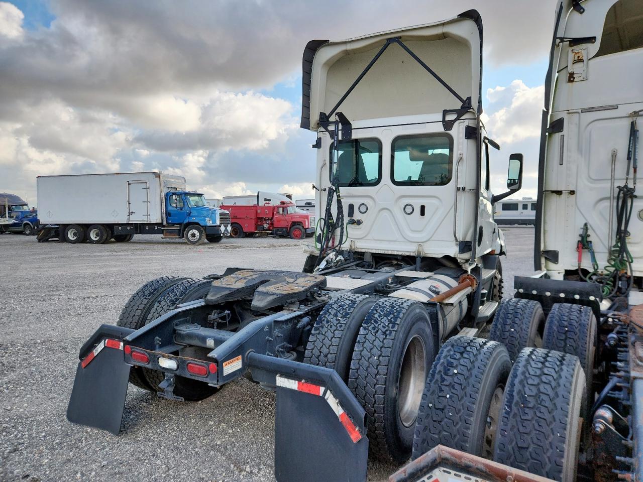 Lot #3303693034 2024 FREIGHTLINER CASCADIA 1