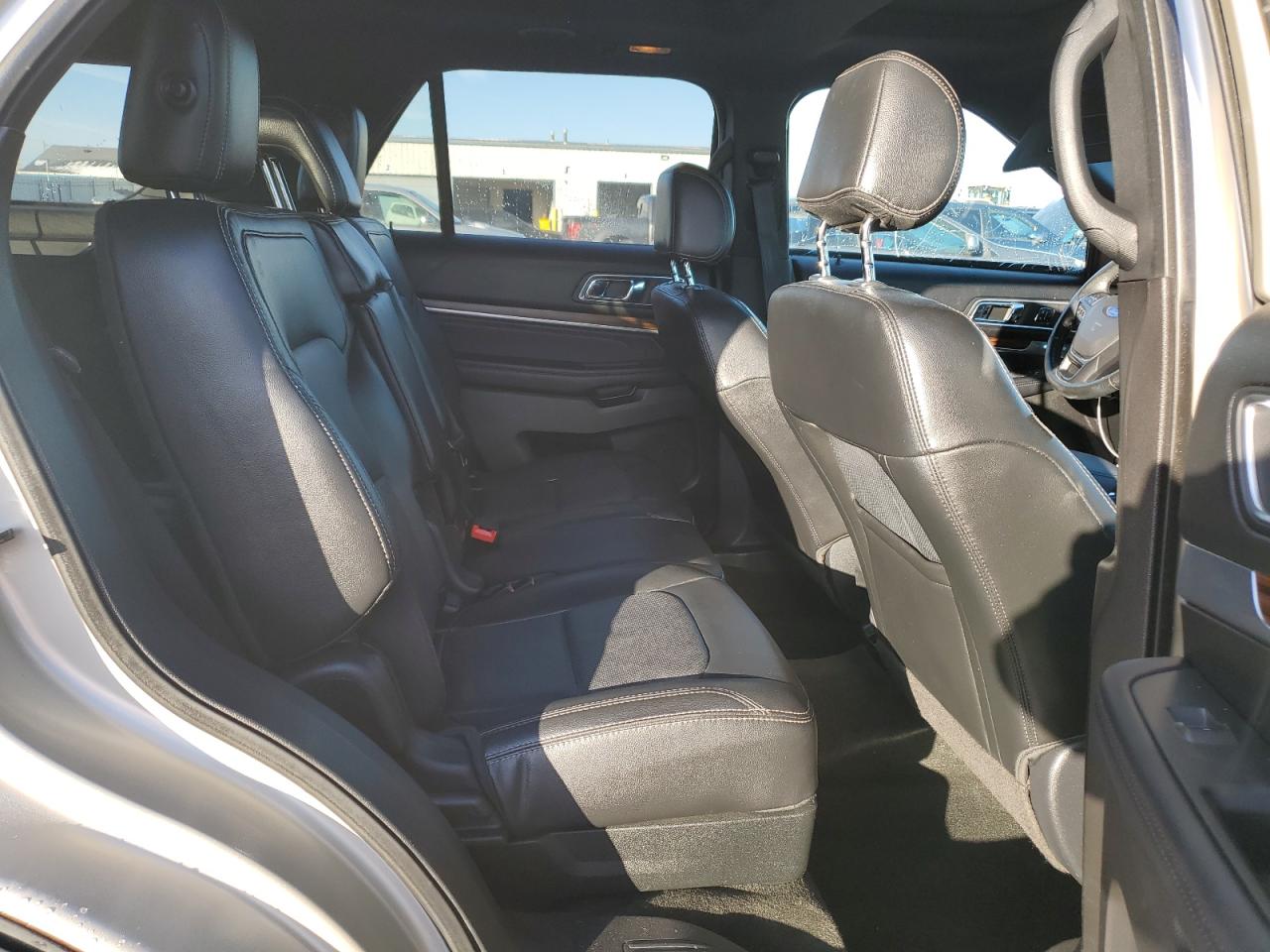 FORD EXPLORER LIMITED