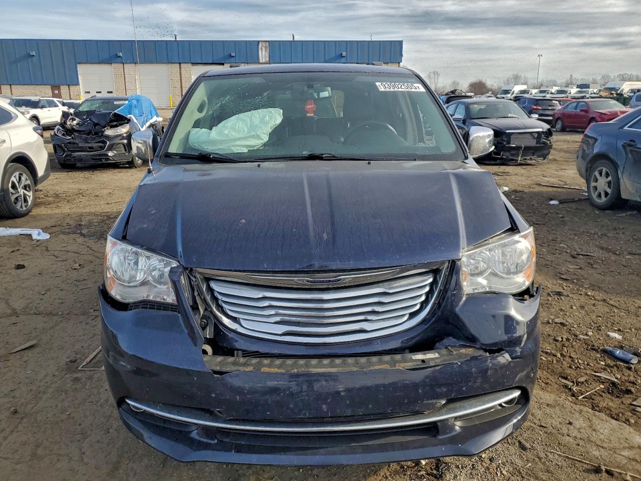 CHRYSLER TOWN & COUNTRY TOURING L