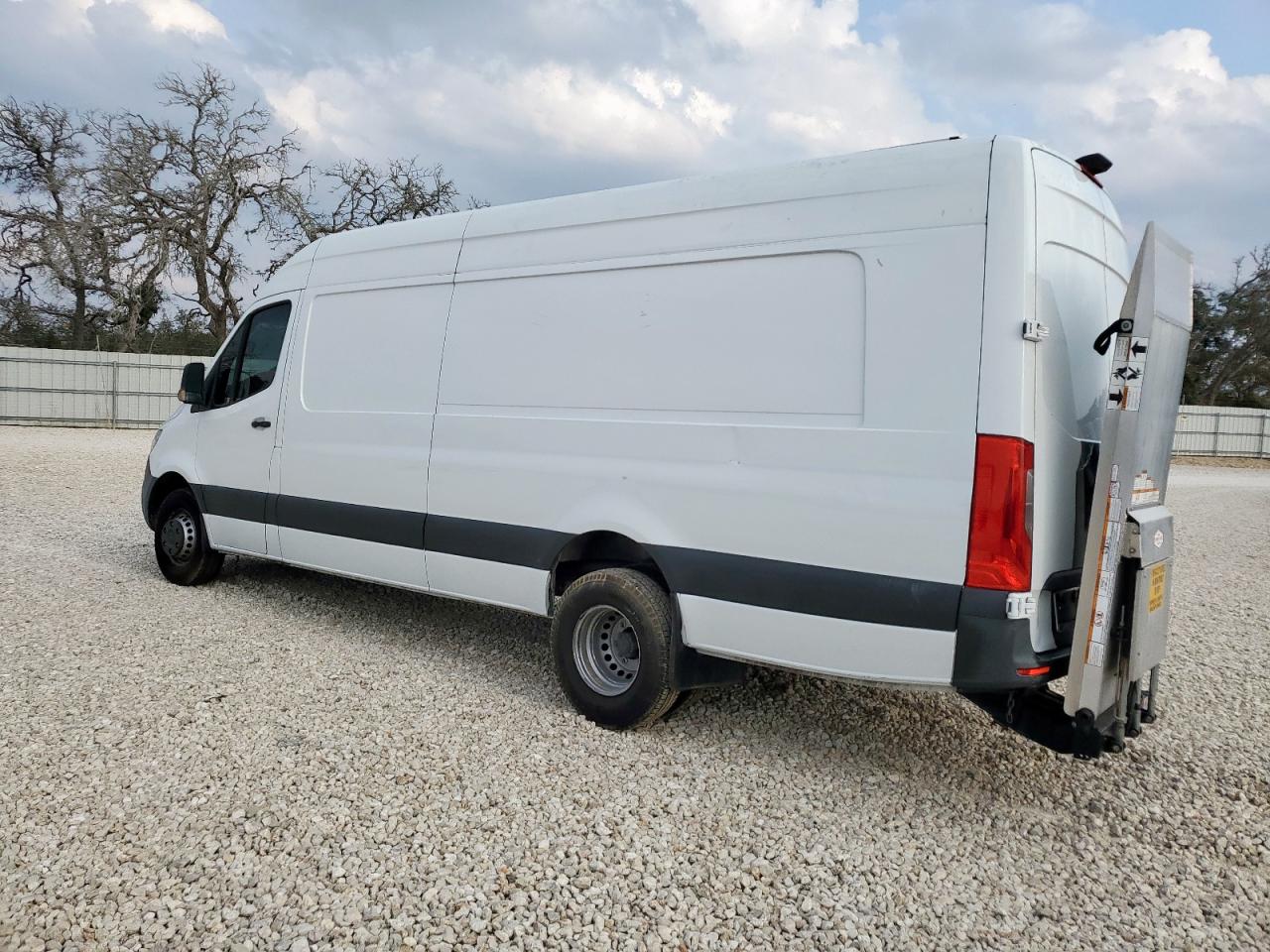 MERCEDES-BENZ SPRINTER 3500