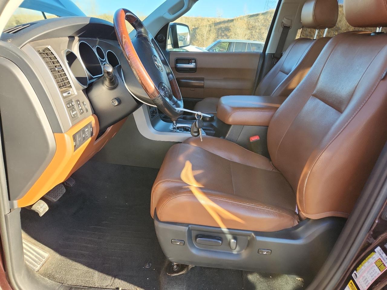 TOYOTA SEQUOIA PLATINUM