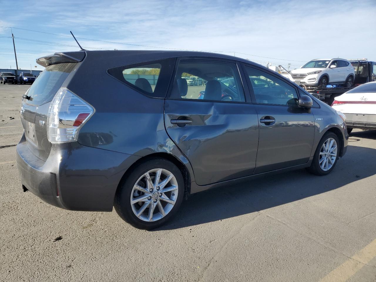 TOYOTA PRIUS V