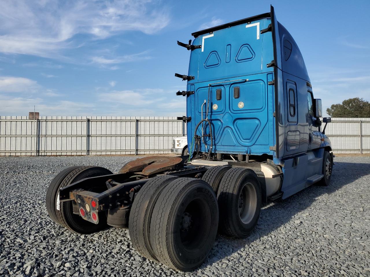 Lot #3287273010 2017 FREIGHTLINER CASCADIA 1