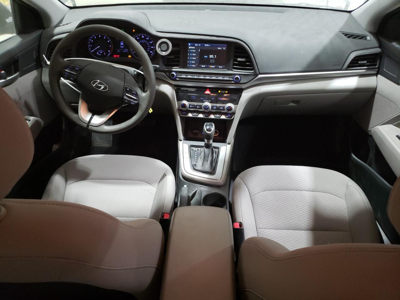 HYUNDAI ELANTRA SEL