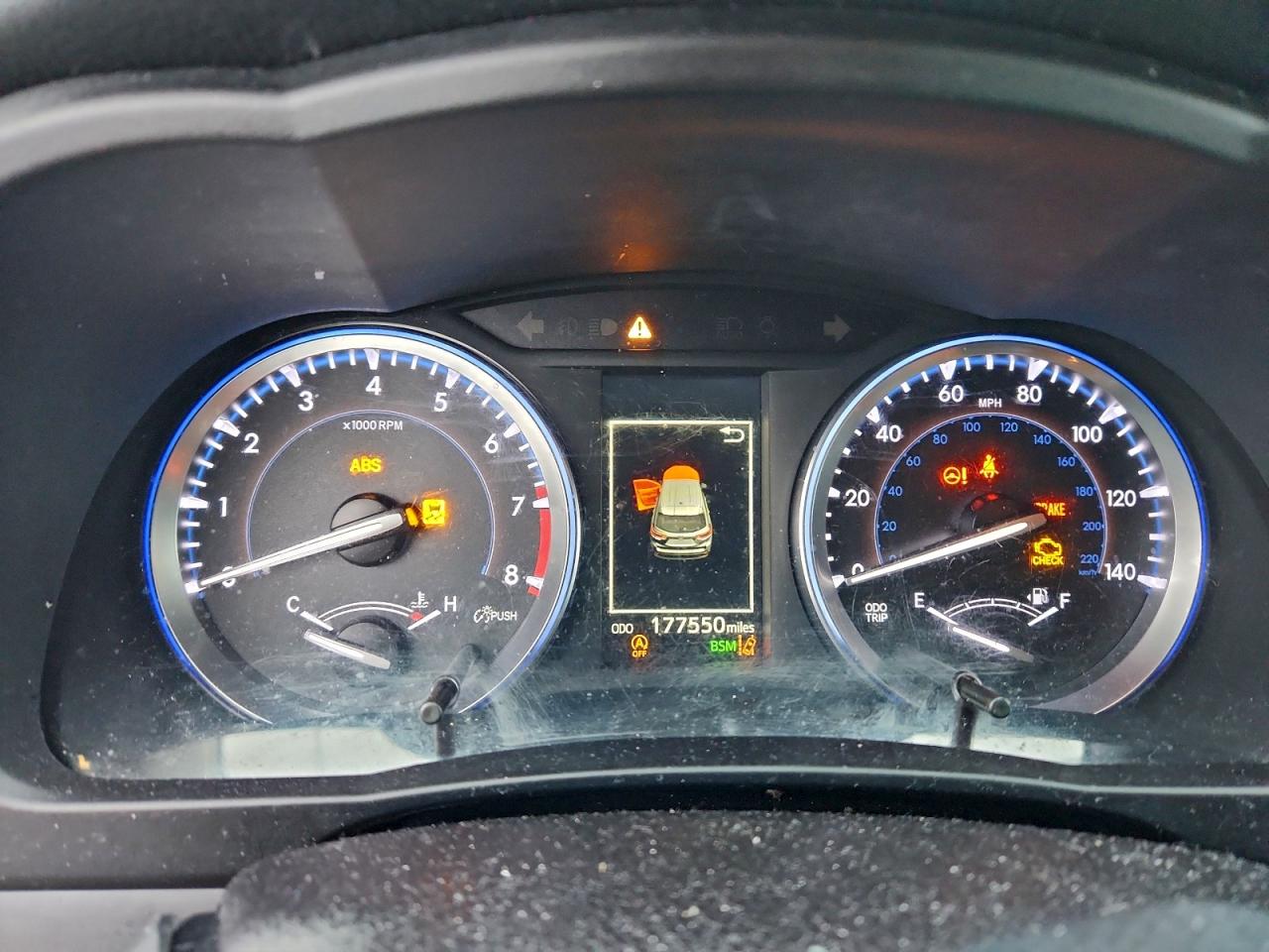 TOYOTA HIGHLANDER SE