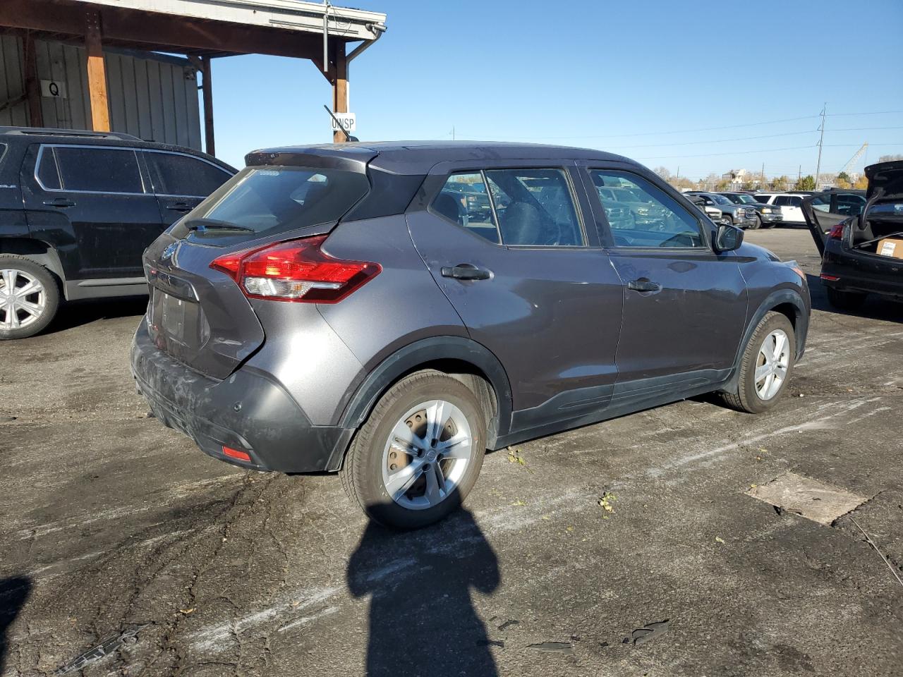 NISSAN KICKS S