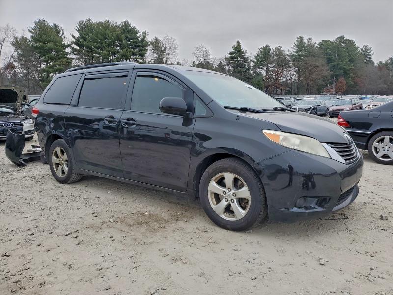 2014 TOYOTA SIENNA LE #3303726429
