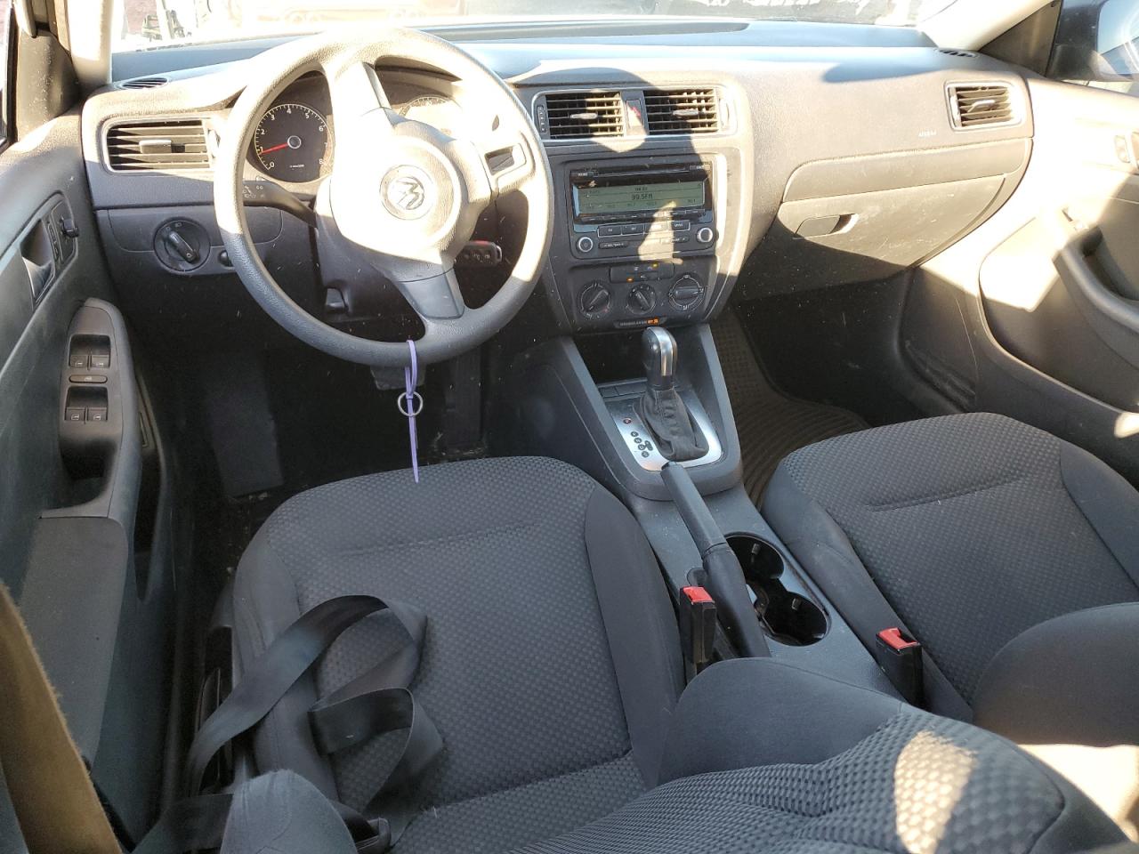 VOLKSWAGEN JETTA BASE