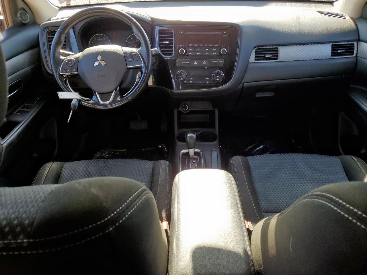 MITSUBISHI OUTLANDER ES