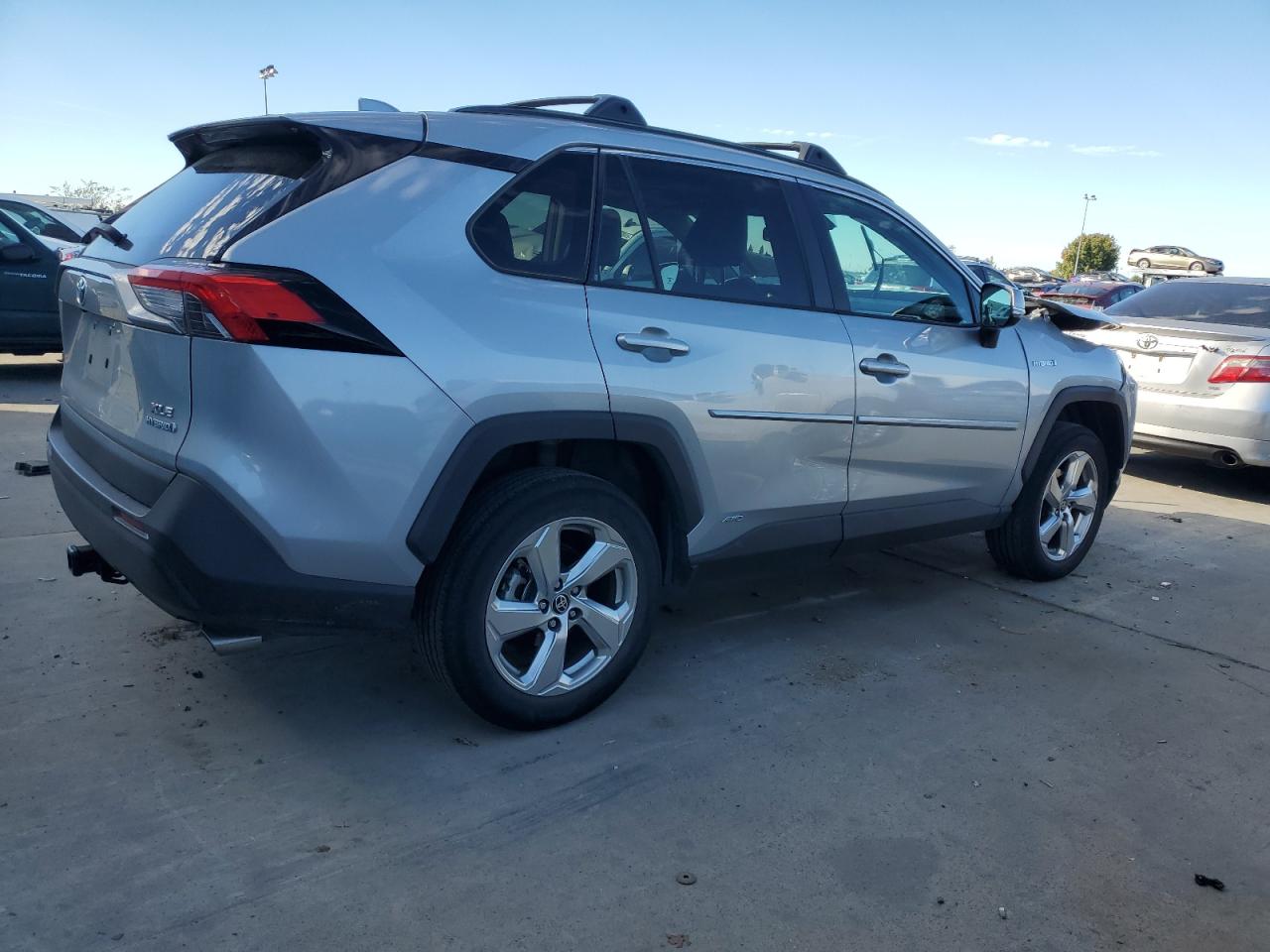 TOYOTA RAV4 XLE PREMIUM
