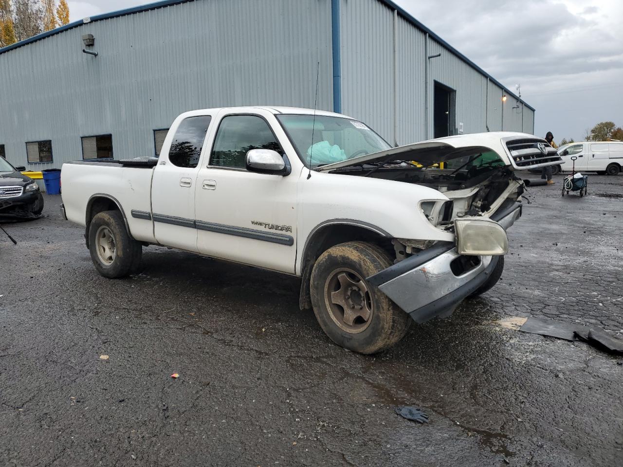 Lot #3290181212 2000 TOYOTA TUNDRA ACC