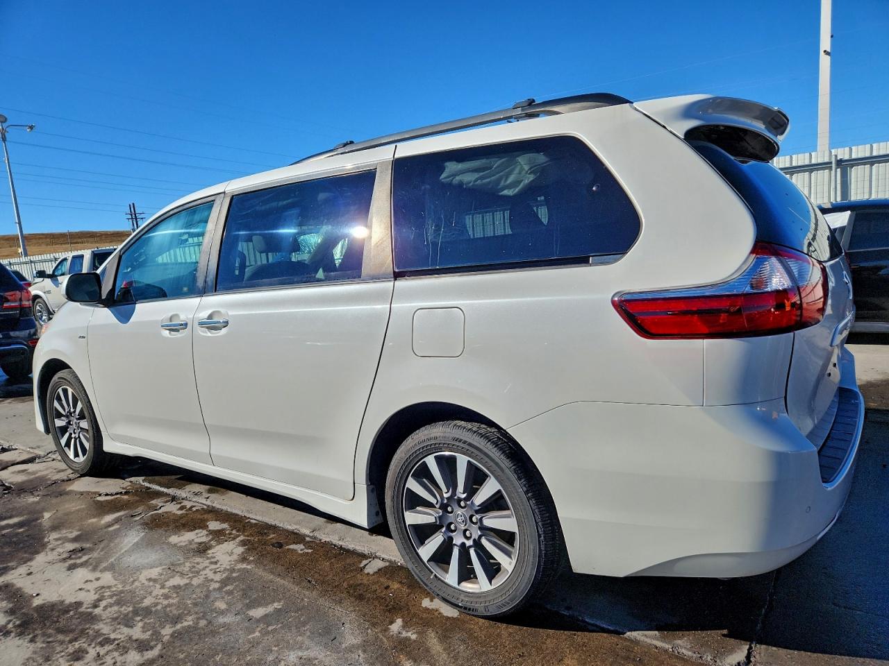 TOYOTA SIENNA XLE