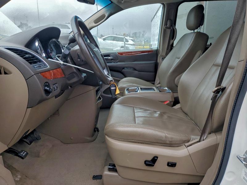 2013 CHRYSLER TOWN & COU #3304547461