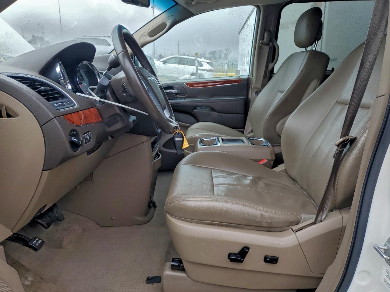 CHRYSLER TOWN & COUNTRY TOURING