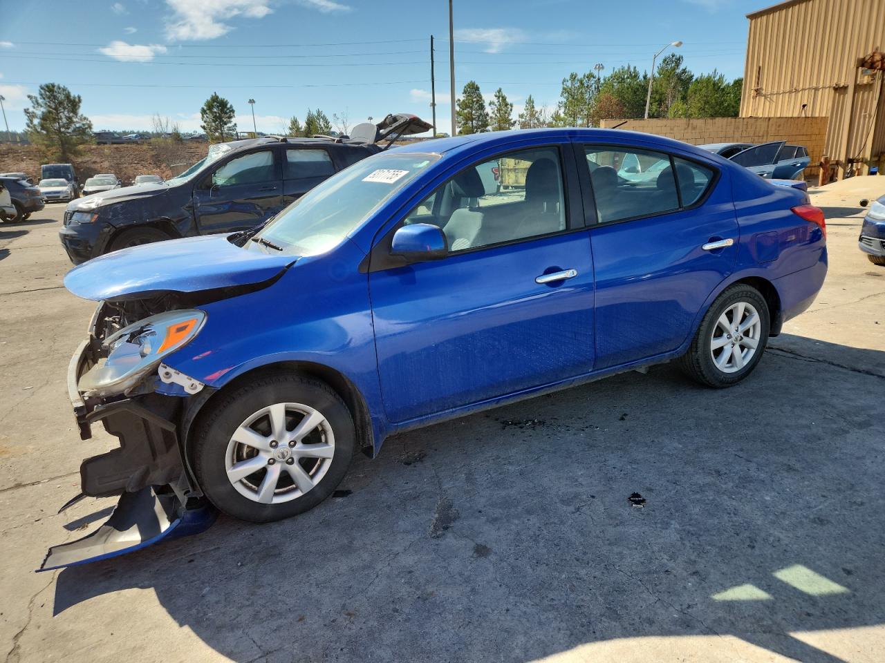 NISSAN VERSA S