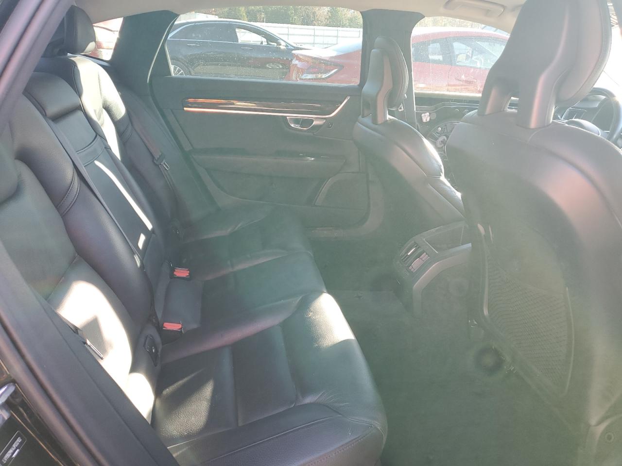 VOLVO S90 T6 MOMENTUM