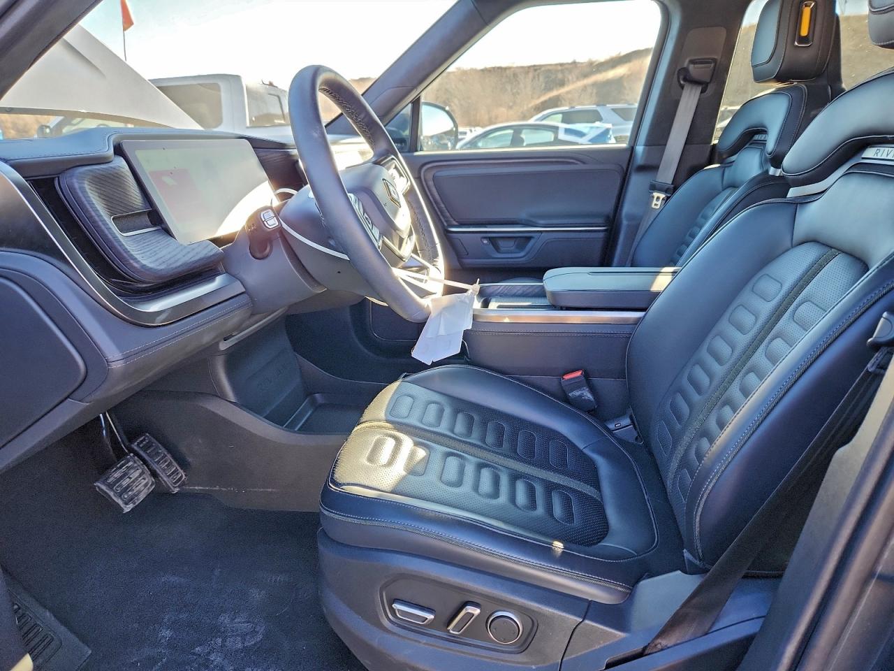 RIVIAN R1S ADVENTURE