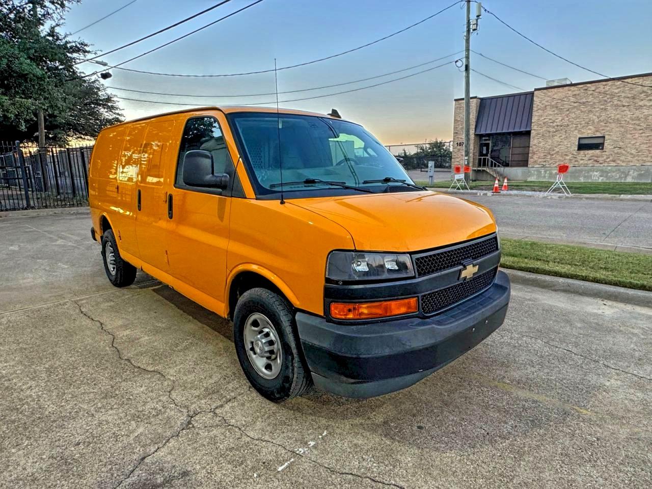 Lot #3297863777 2019 CHEVROLET EXPRESS G2