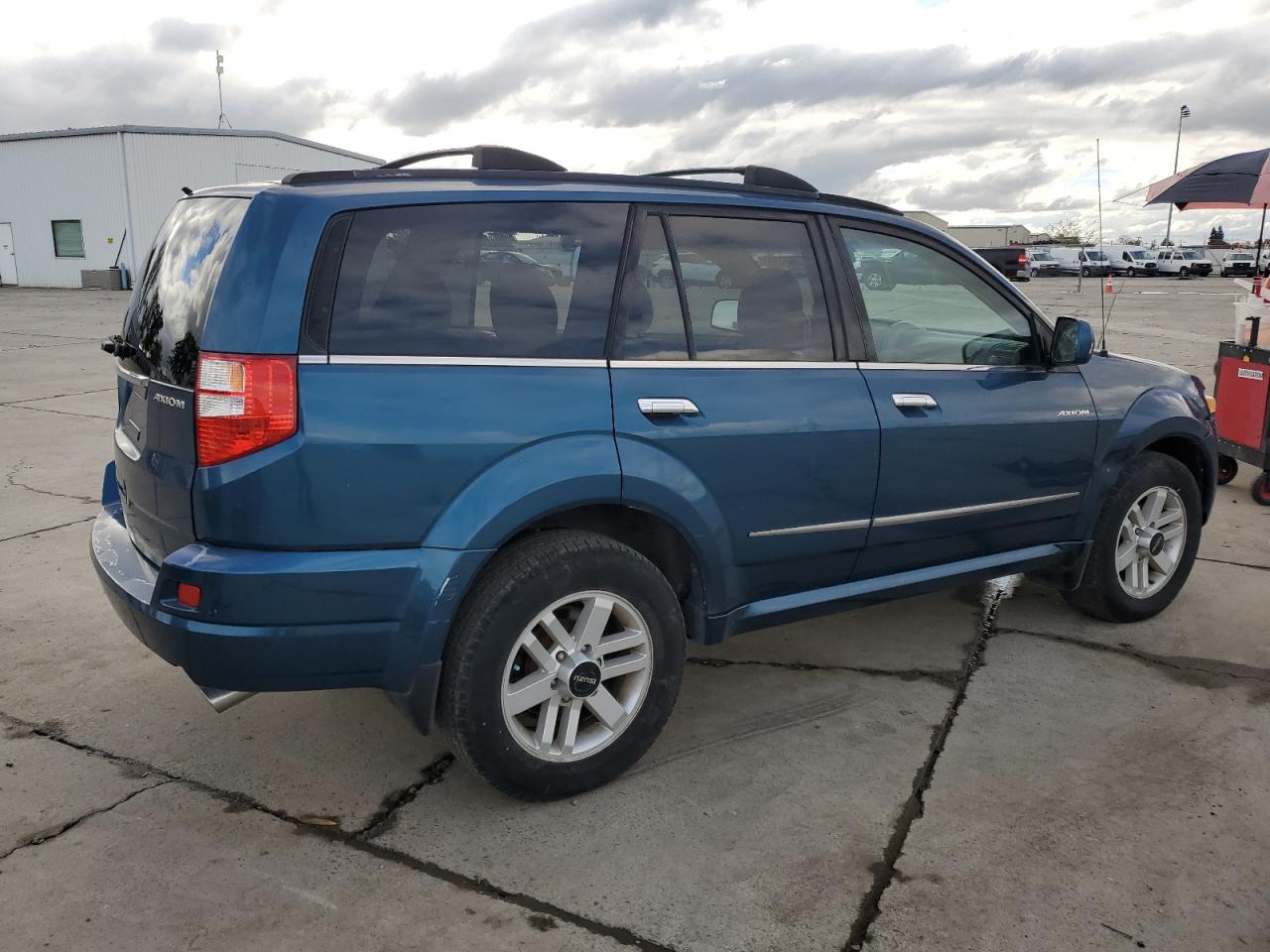 Lot #3287593015 2002 ISUZU AXIOM XS