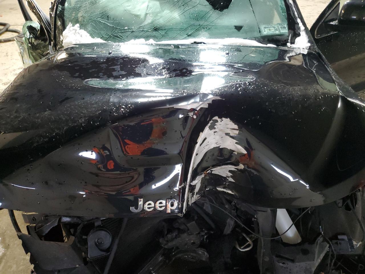 JEEP GRAND CHEROKEE LAREDO