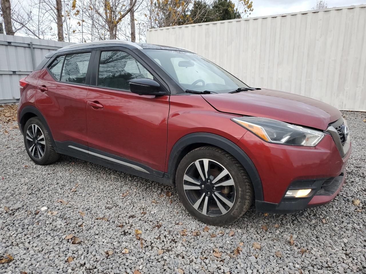 NISSAN KICKS S