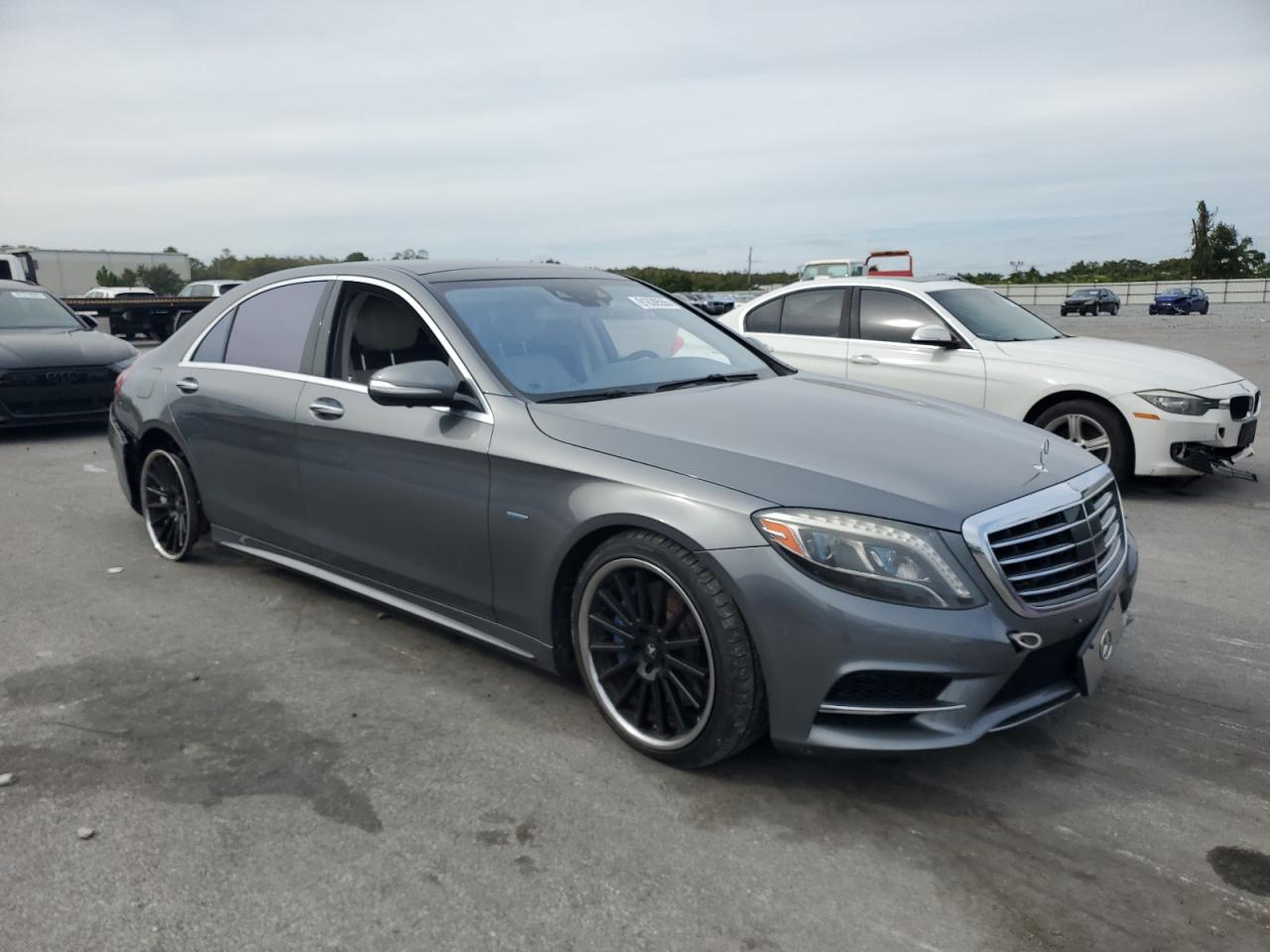 MERCEDES-BENZ S-CLASS 550E