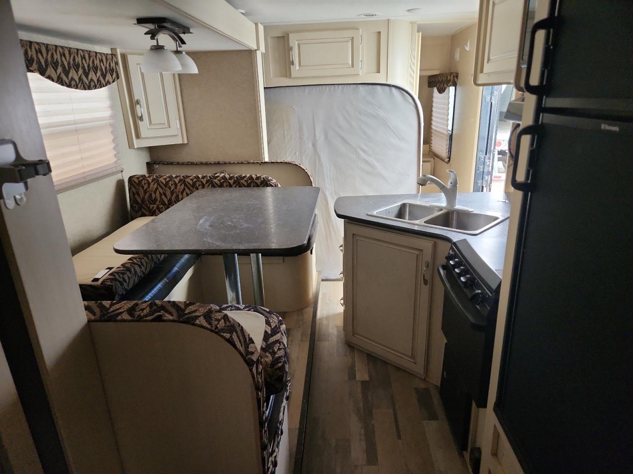 Lot #3287643020 2016 WINNEBAGO MINNIE