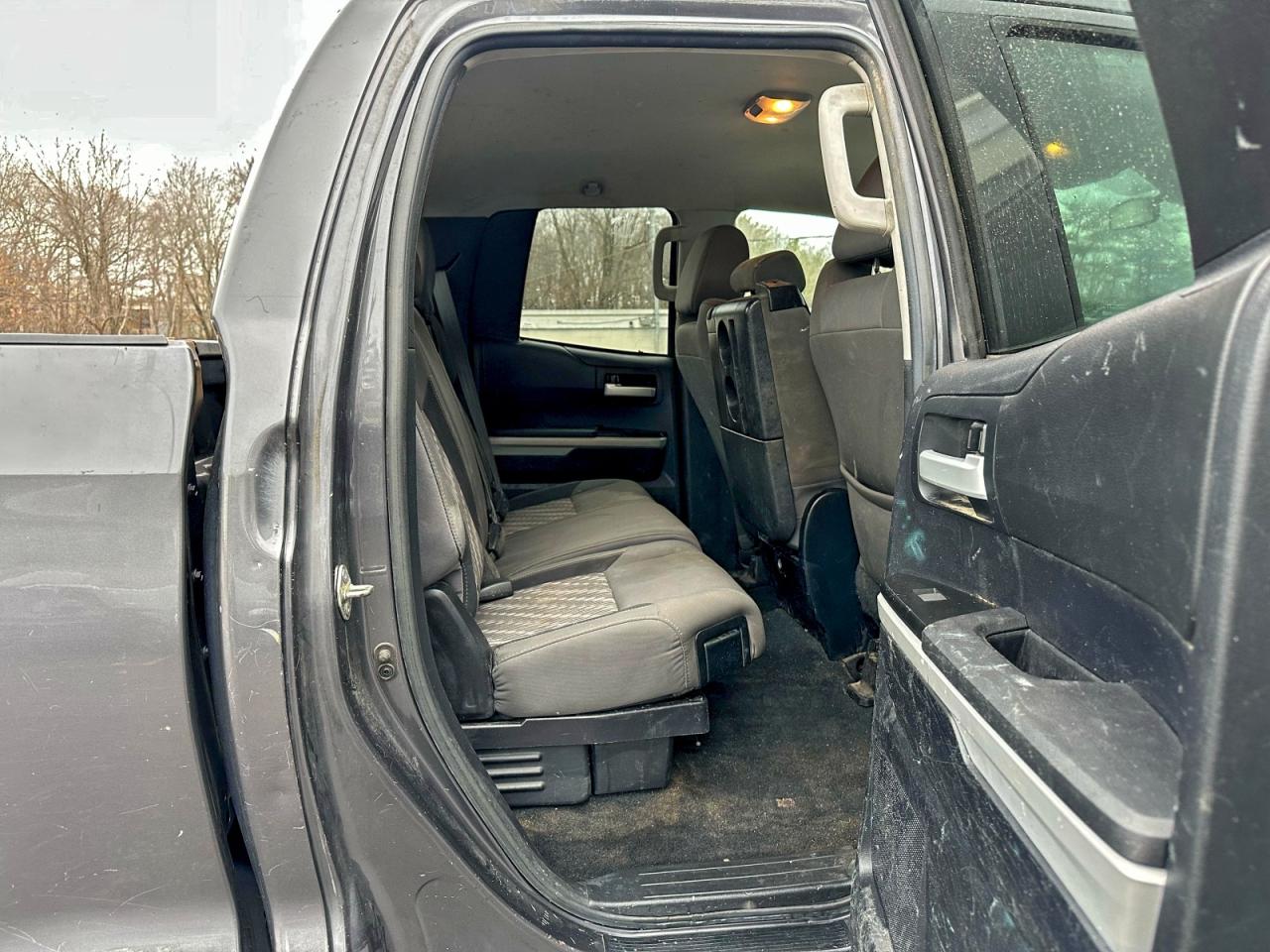 TOYOTA TUNDRA DOUBLE CAB SR