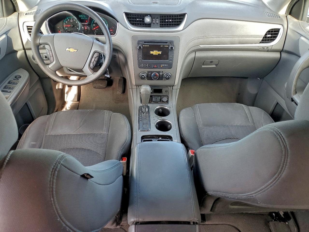 CHEVROLET TRAVERSE LS