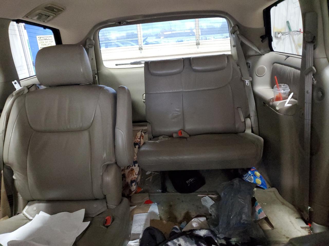 Lot #3298146298 2005 TOYOTA SIENNA XLE