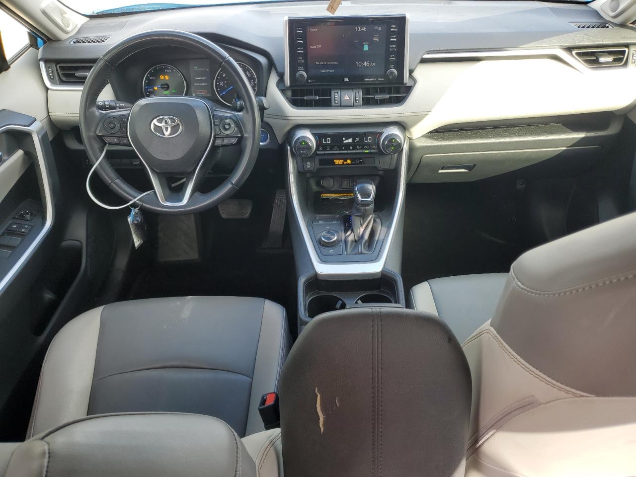 TOYOTA RAV4 XLE PREMIUM