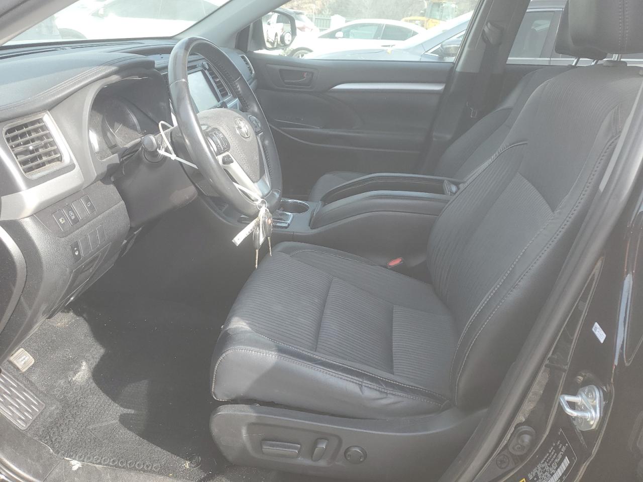 Lot #3302709999 2019 TOYOTA HIGHLANDER