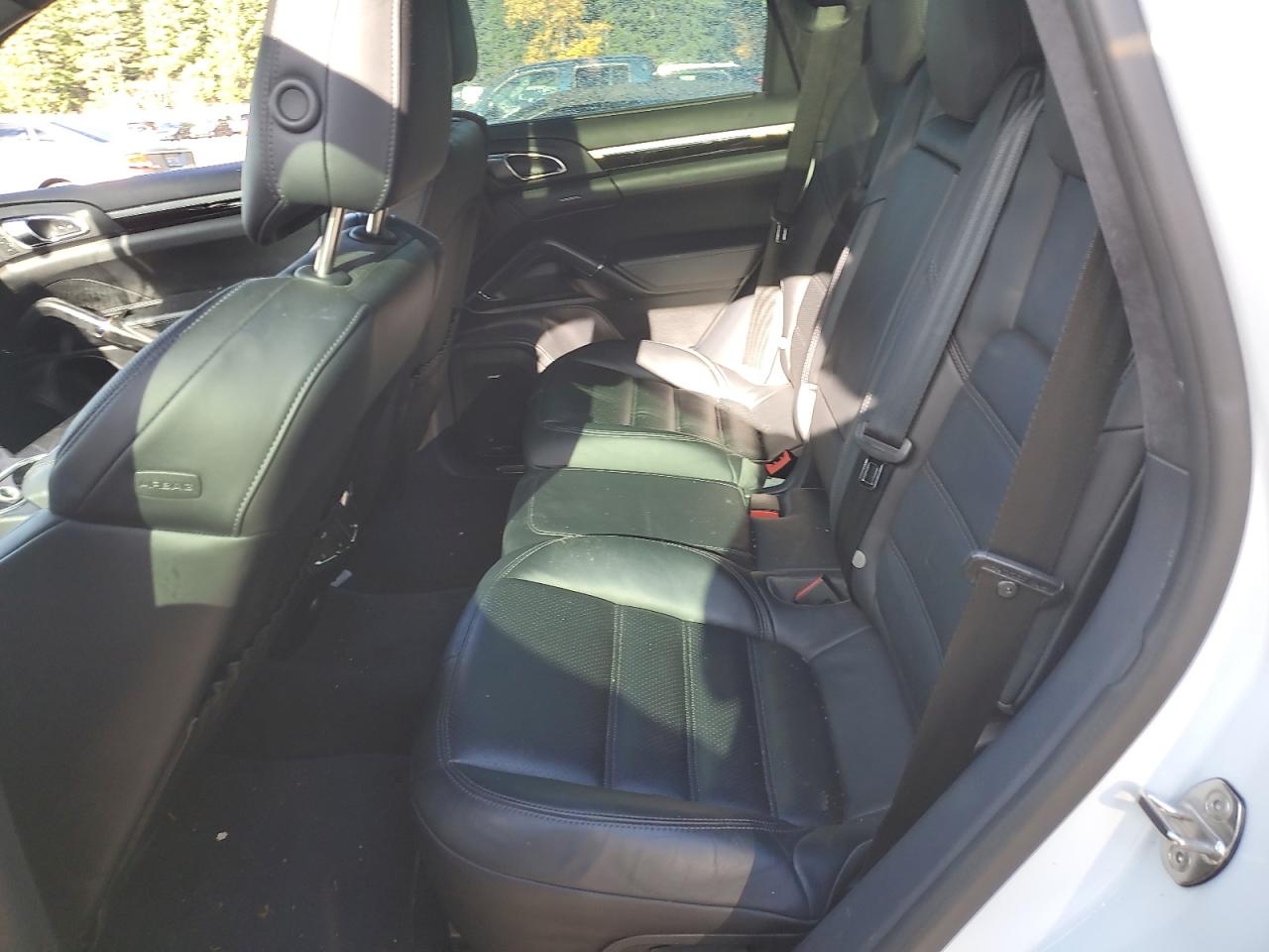 Lot #3311656256 2016 PORSCHE CAYENNE TU