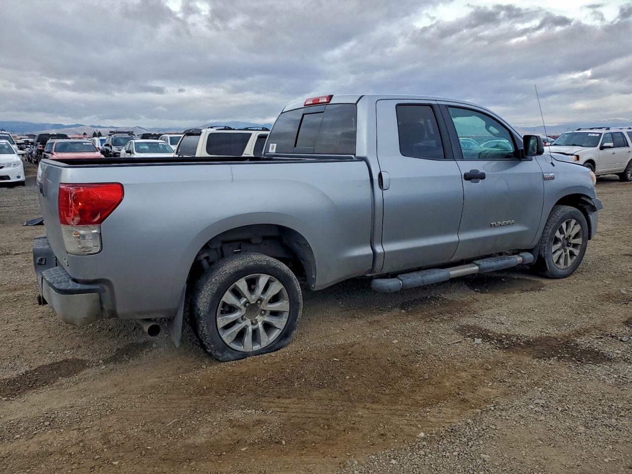 TOYOTA TUNDRA DOUBLE CAB SR5