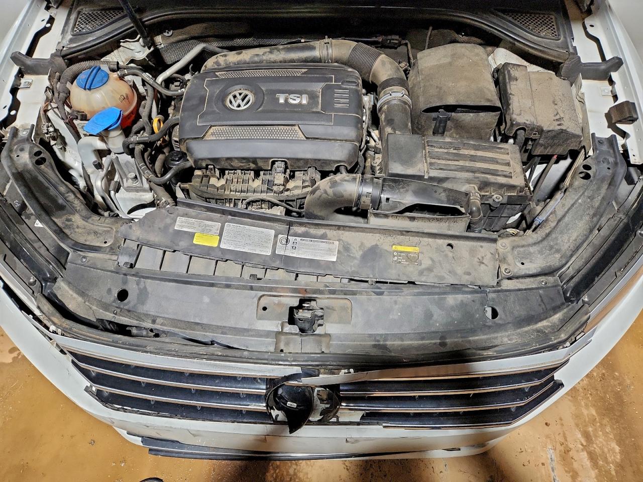 VOLKSWAGEN PASSAT SE