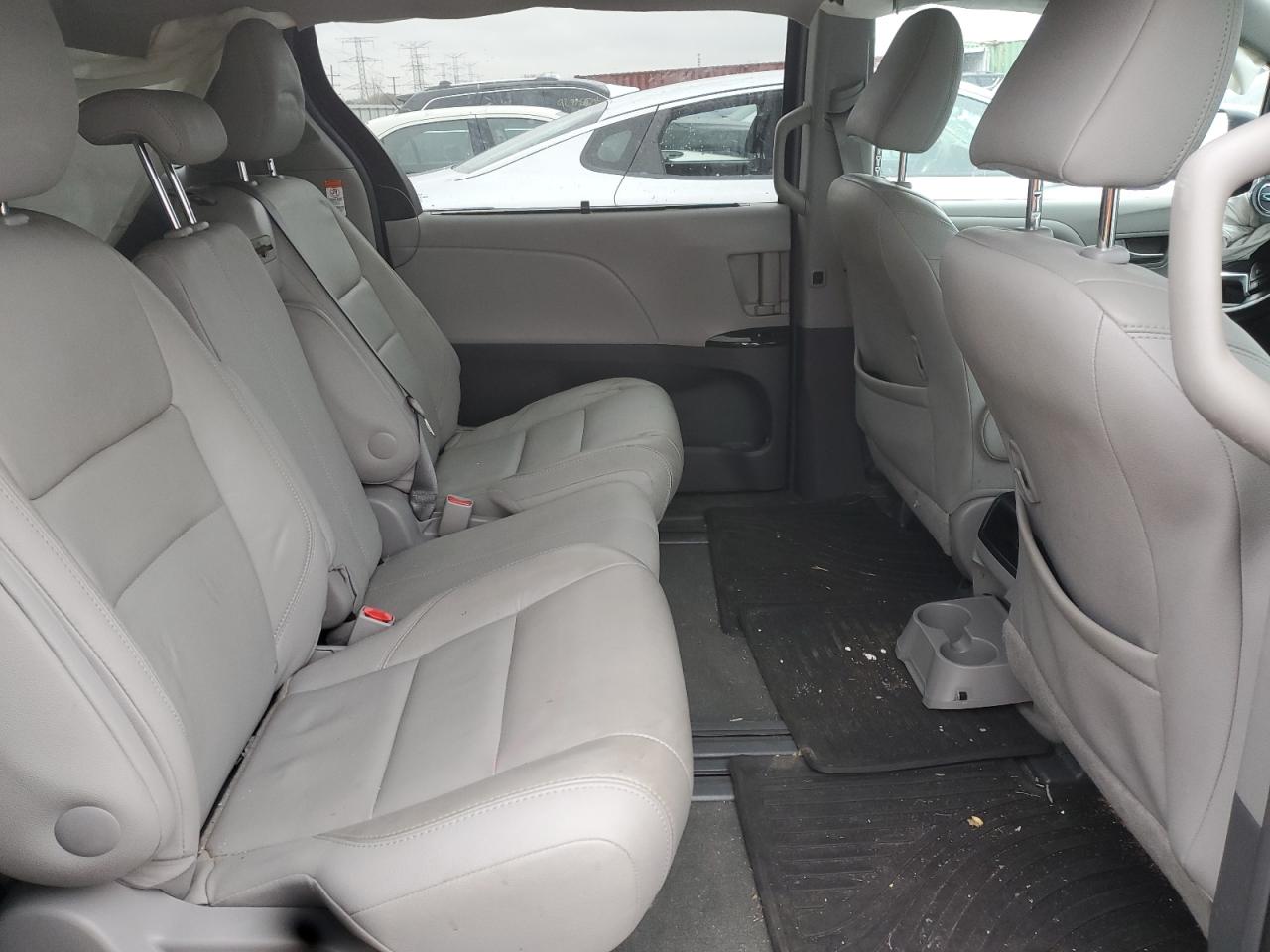 TOYOTA SIENNA XLE