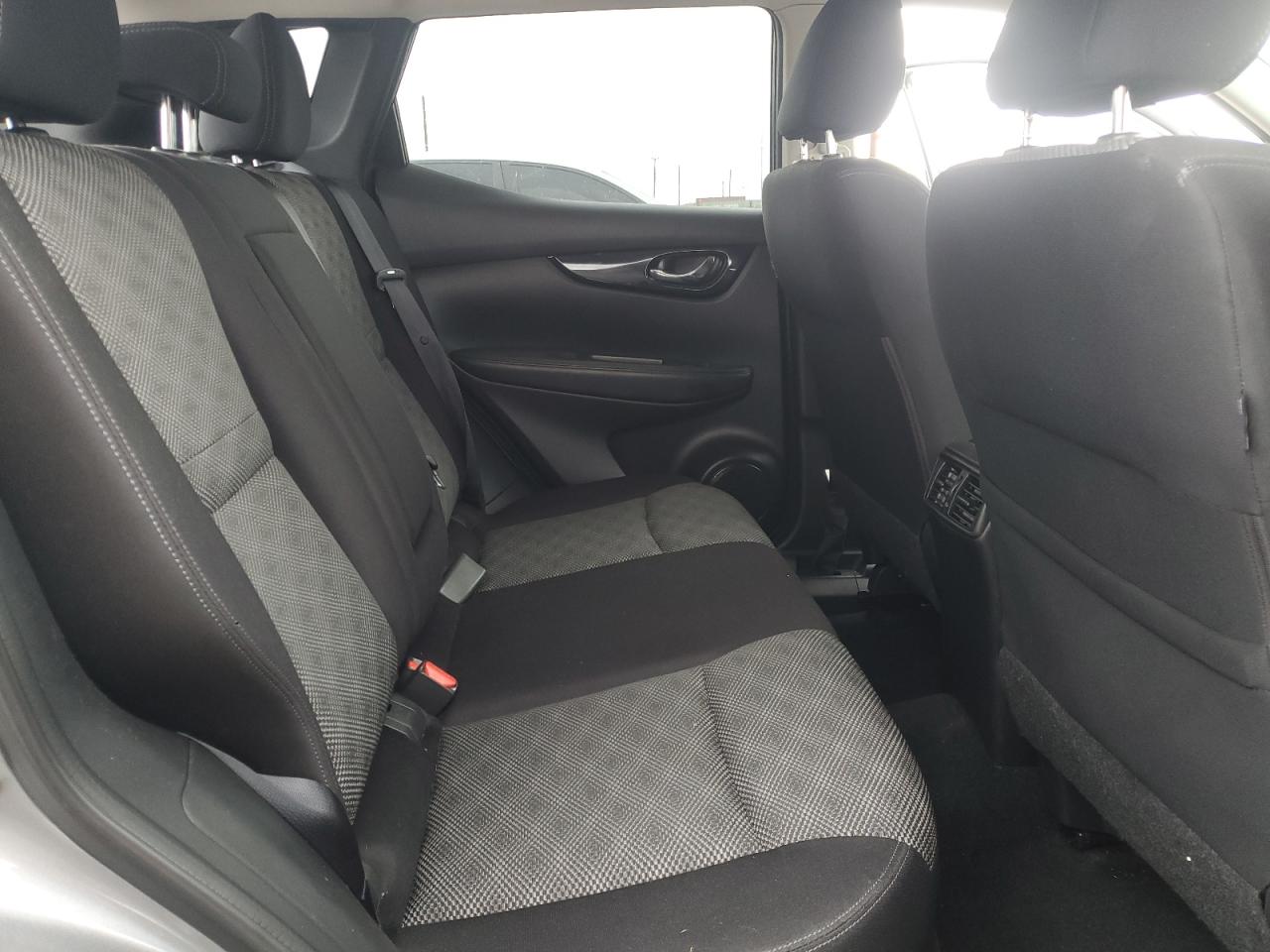 NISSAN ROGUE SPORT S