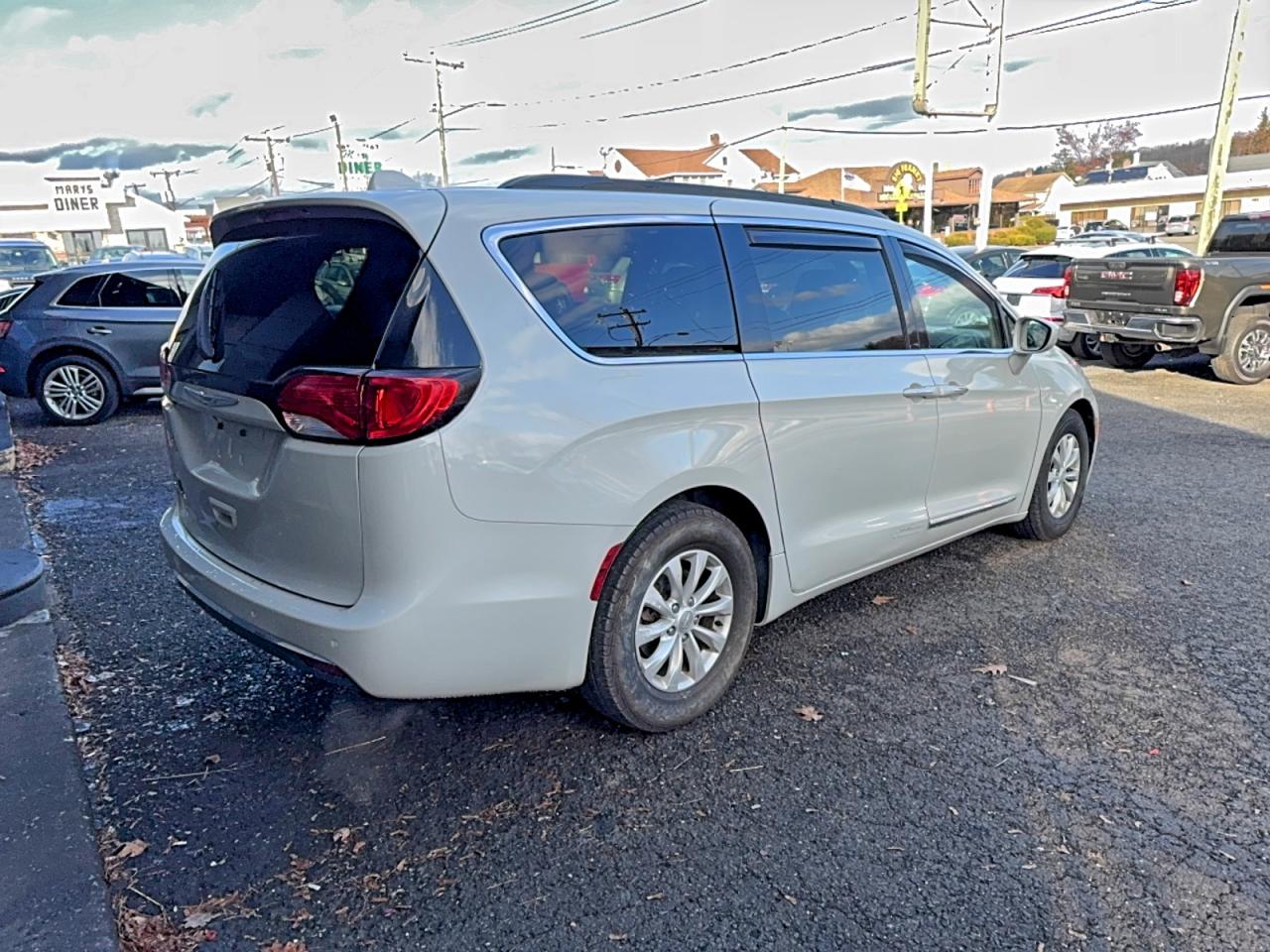 CHRYSLER PACIFICA TOURING L